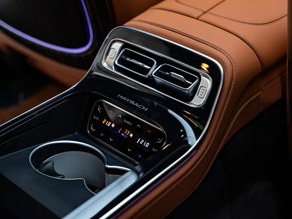 Mercedes-Benz Maybach S-Class 2023 — фото 12