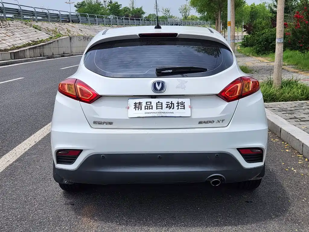 Changan Eado XT 2016 — фото 7