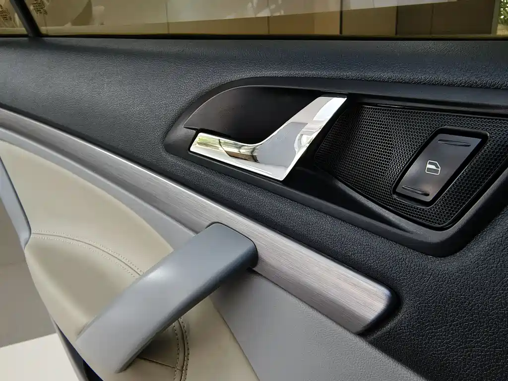 Skoda Octavia 2012 — фото 21