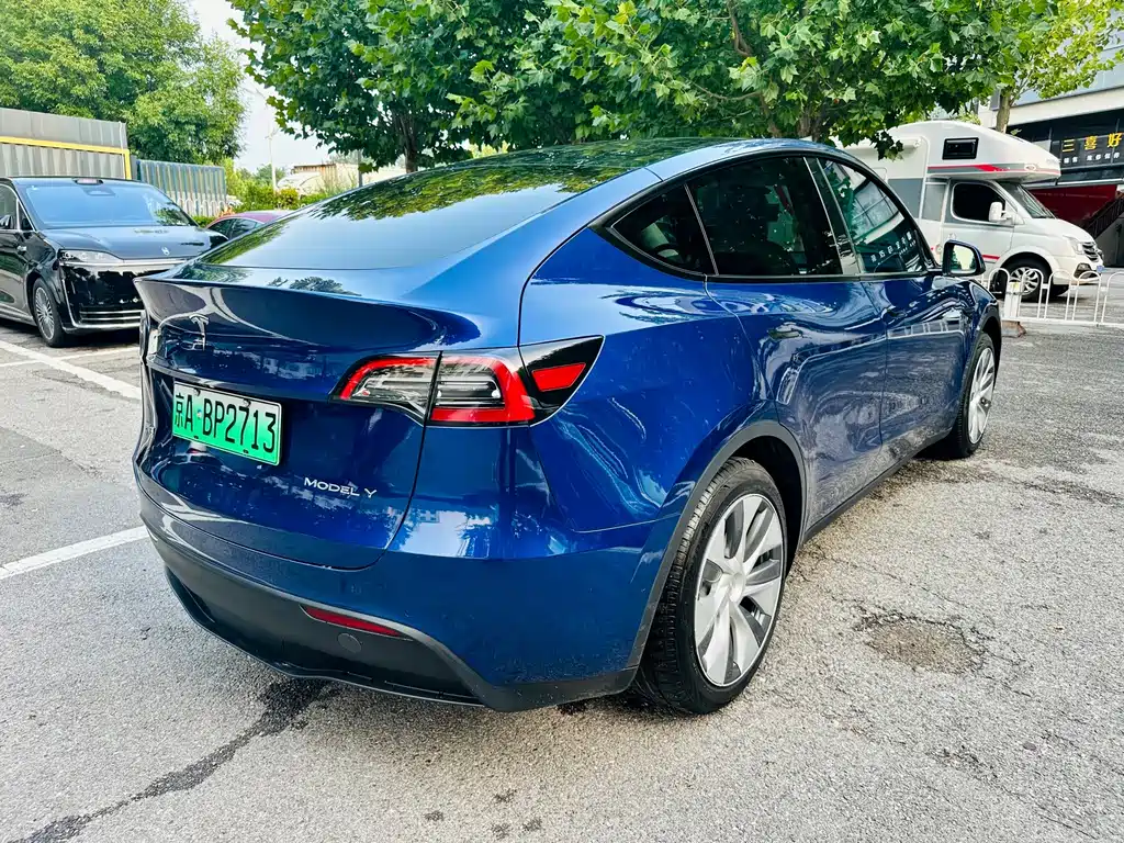 Tesla Model Y 2023 — фото 7