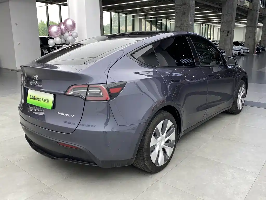 Tesla Model Y 2023 — фото 4