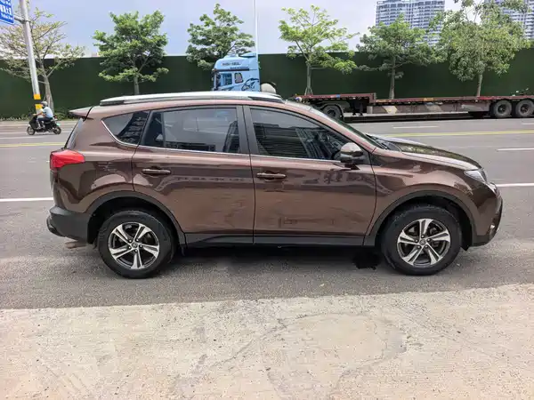 Toyota RAV4 2015