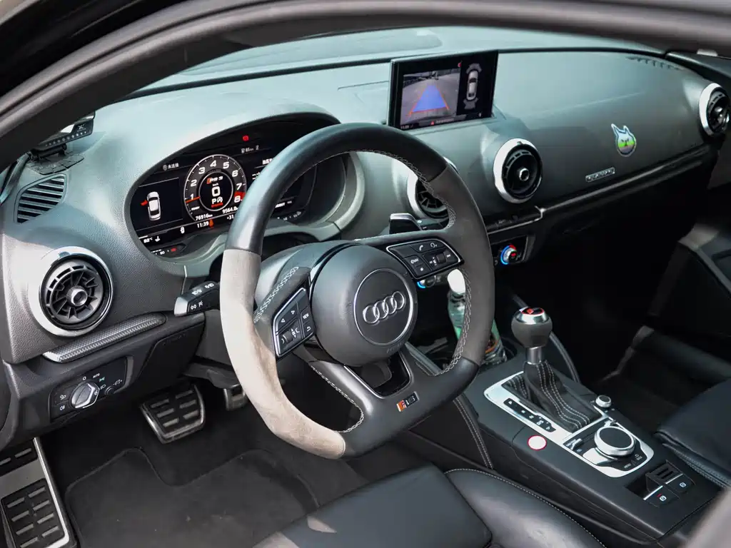 Audi RS 3 2019 — фото 19
