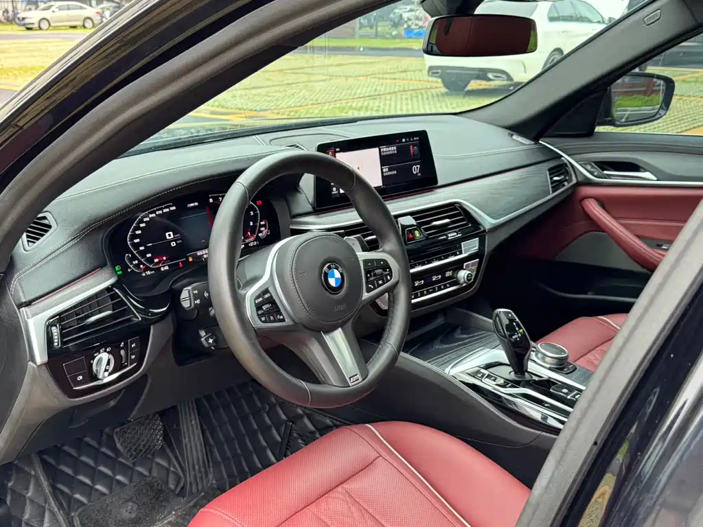 BMW 5 Series 2020 — фото 15