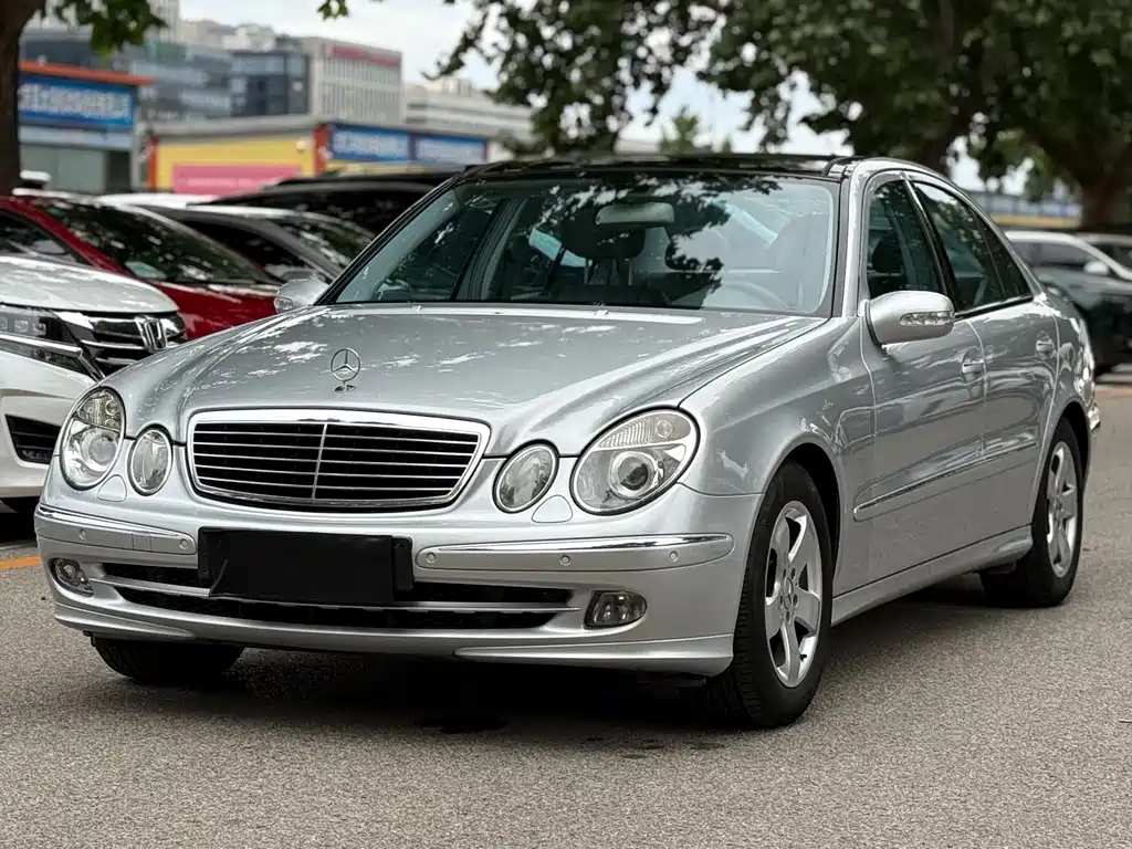 Mercedes-Benz E-Class 2006 — фото 1