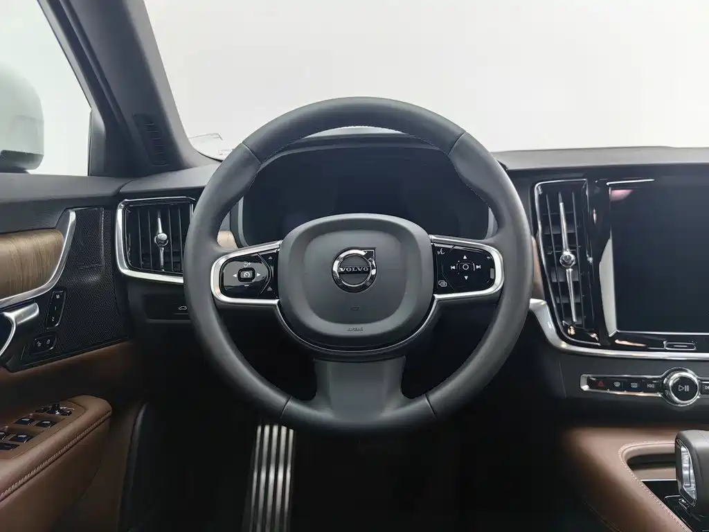 Volvo V90 2026 — фото 11