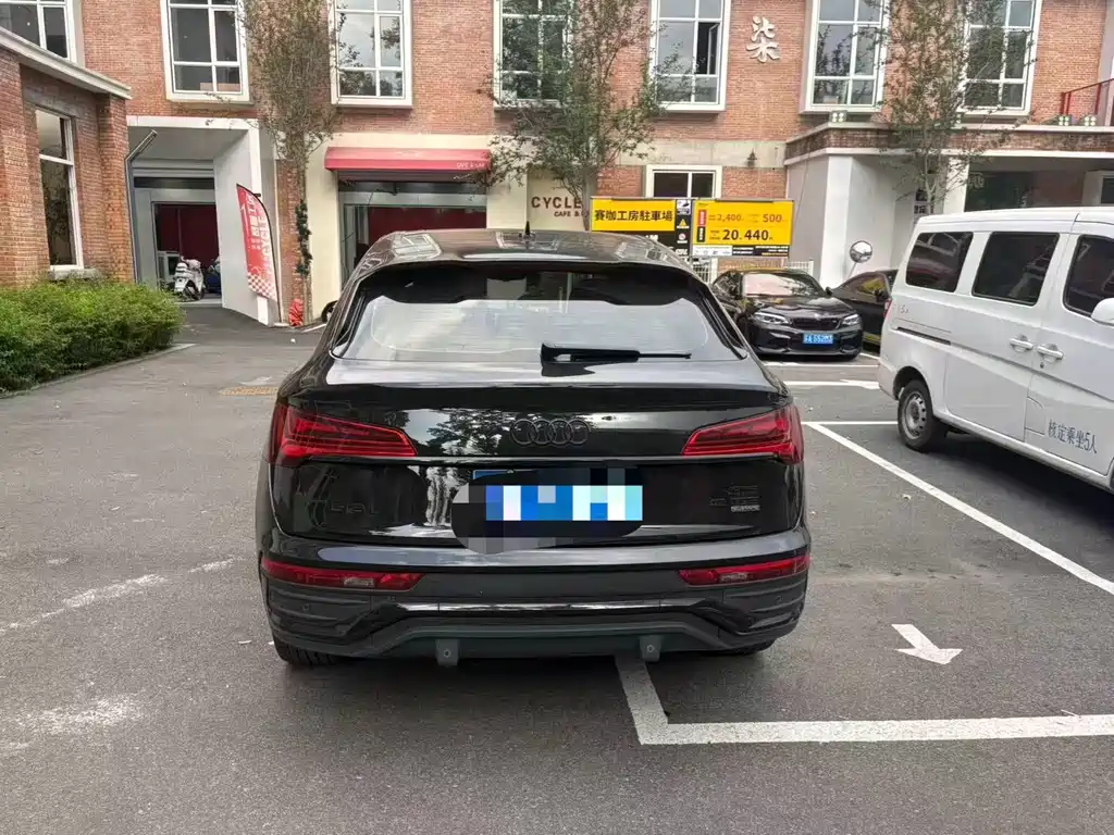 Audi Q5L Sportback 2023 — фото 6