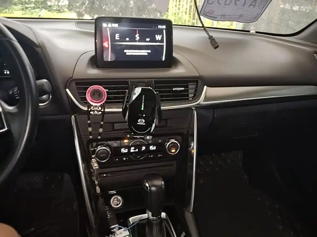 Mazda CX-4 2018 — фото 10