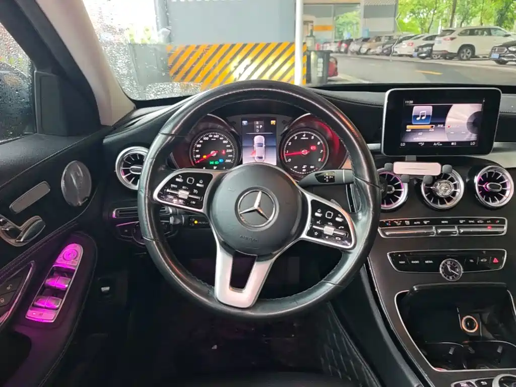 Mercedes-Benz C-Class 2018 — фото 11