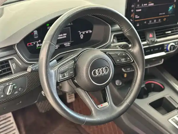 Audi A4L 2020