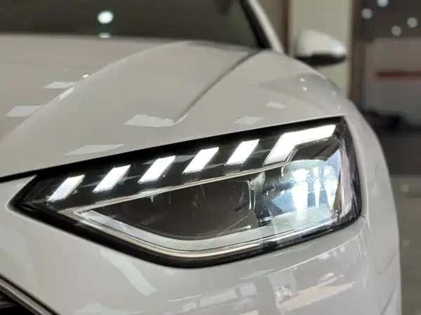 Audi A4L 2020