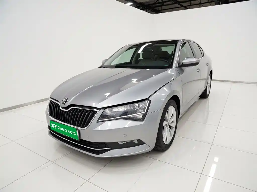 Skoda Superb 2017 — фото 2