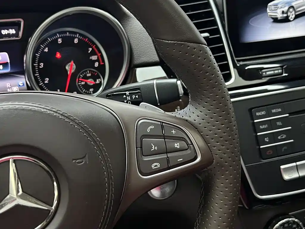 Mercedes-Benz GLS 2019 — фото 31