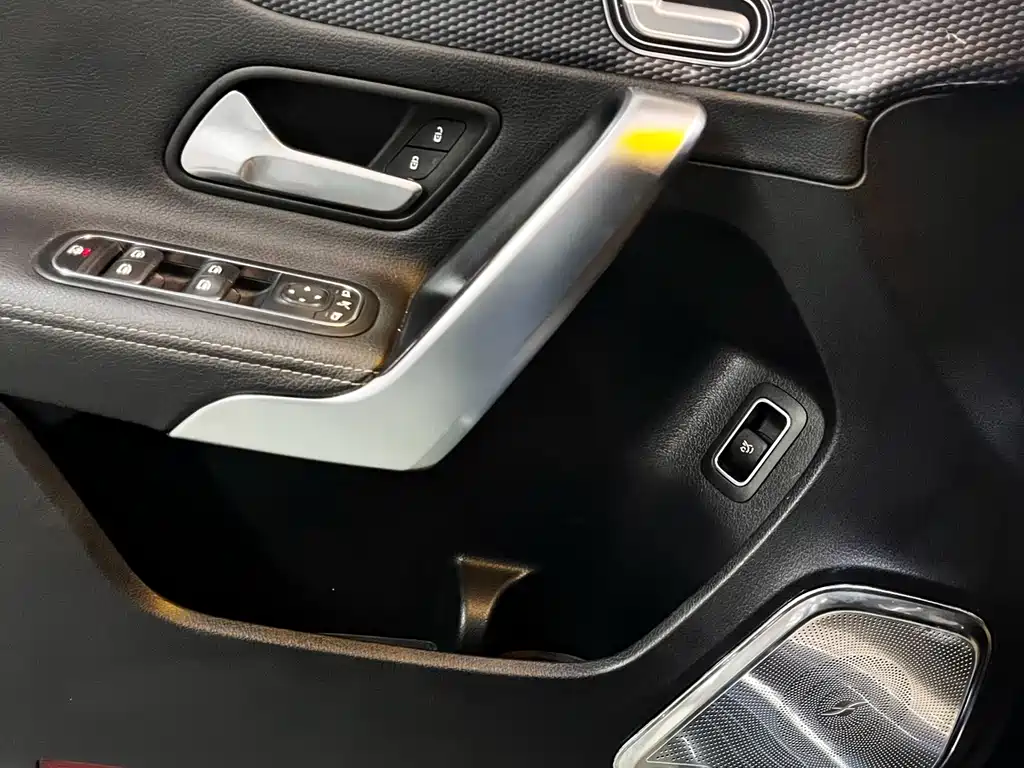 Mercedes-Benz A-Class 2019 — фото 10