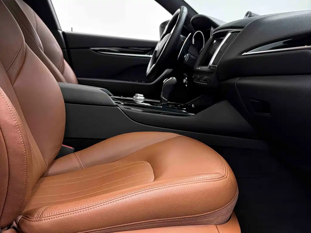 Maserati Levante 2019 — фото 11