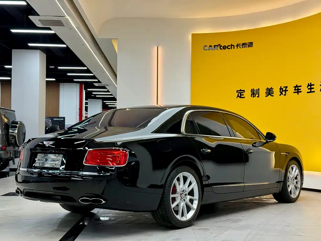 Bentley Flying Spur 2018 — фото 17
