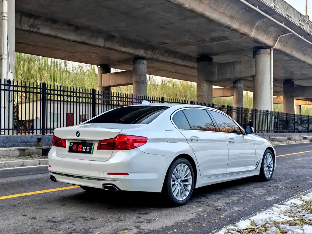 BMW 5 Series New Energy 2019 — фото 17