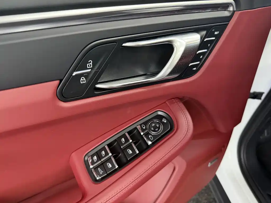 Porsche Macan 2023 — фото 13