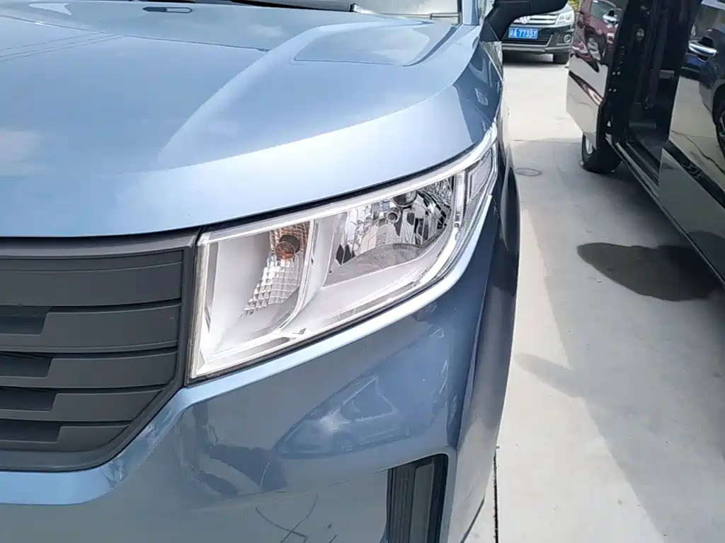 Wuling Hongguang PLUS 2022 — фото 24