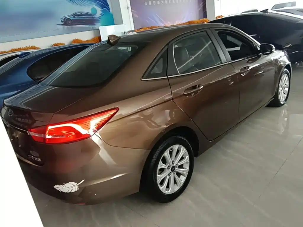 Ford Escort 2015
