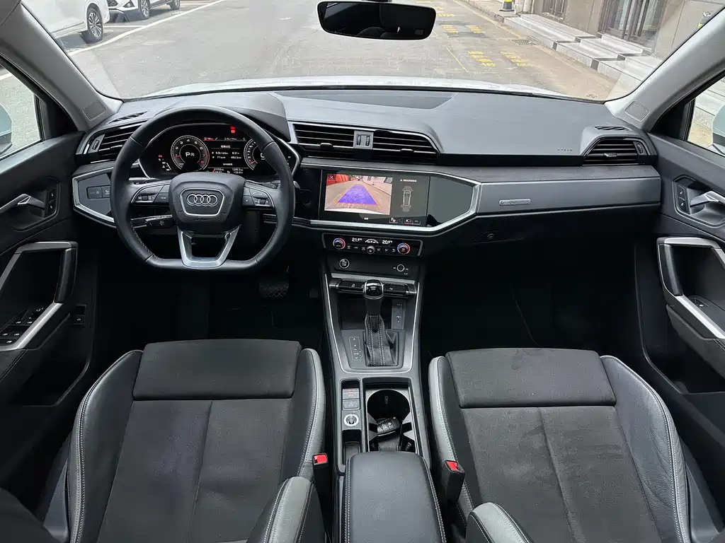Audi Q3 2023 — фото 16