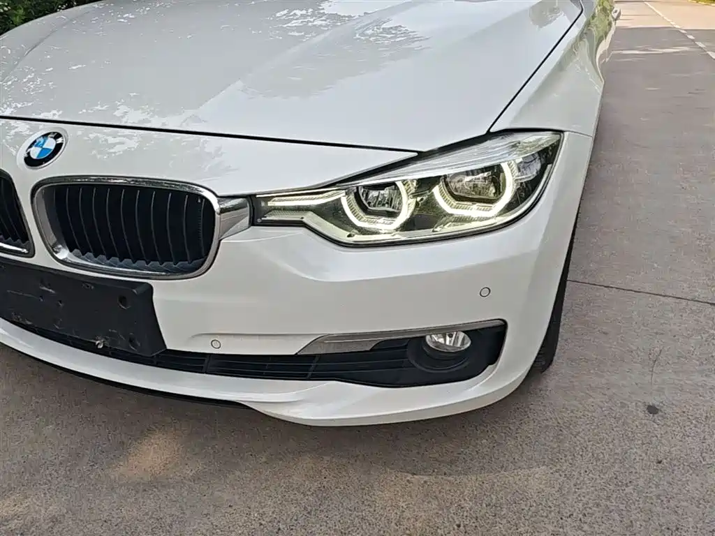 BMW 3 Series 2017 — фото 24
