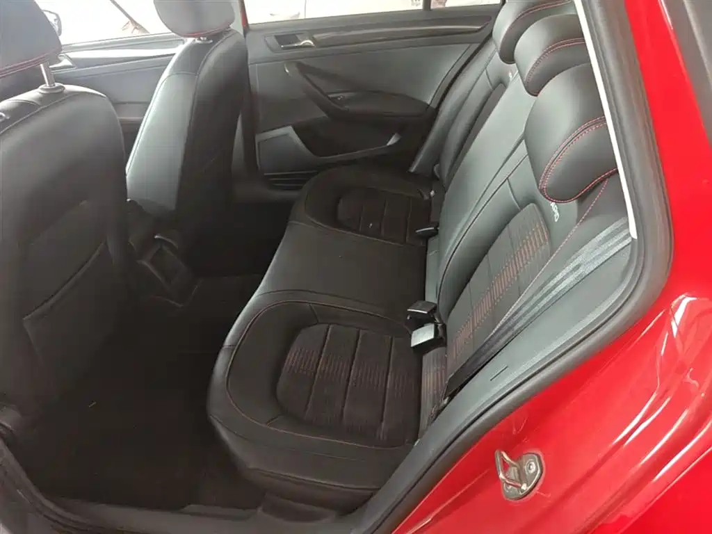 Skoda Rapid Spaceback 2016 — фото 17