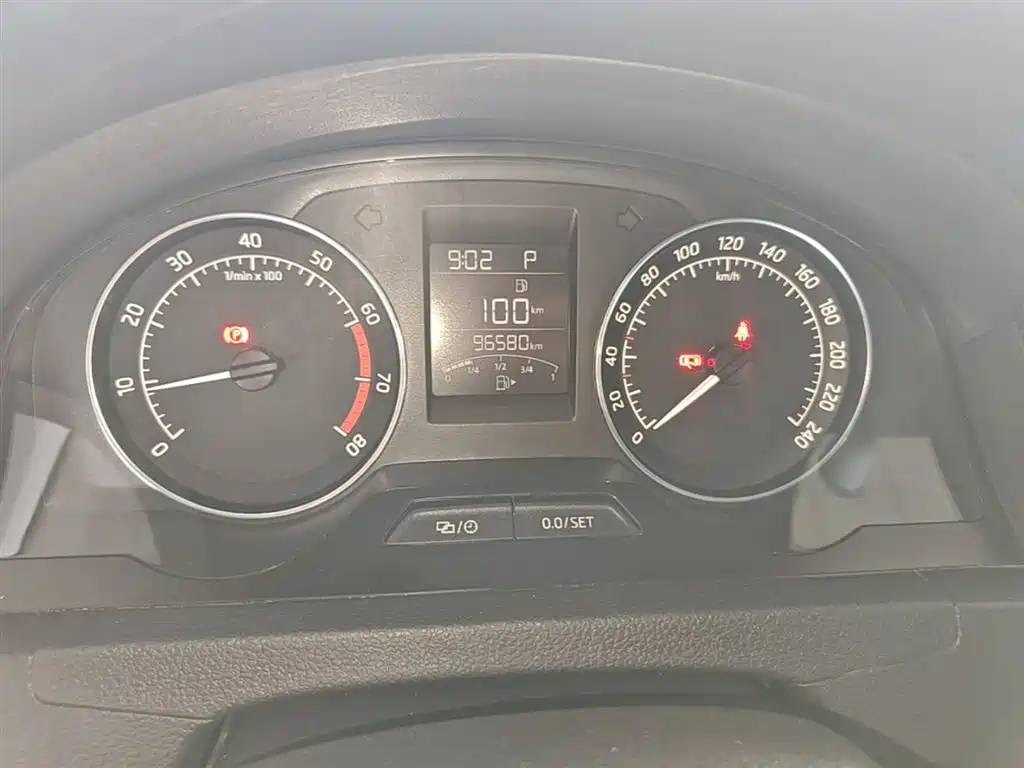 Skoda Rapid Spaceback 2016 — фото 12