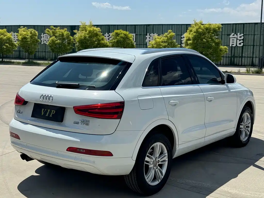 Audi Q3 2016 — фото 22