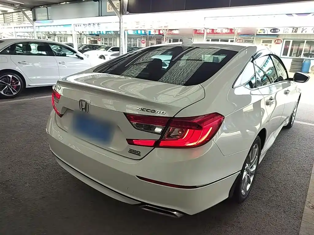 Honda Accord 2019 — фото 7