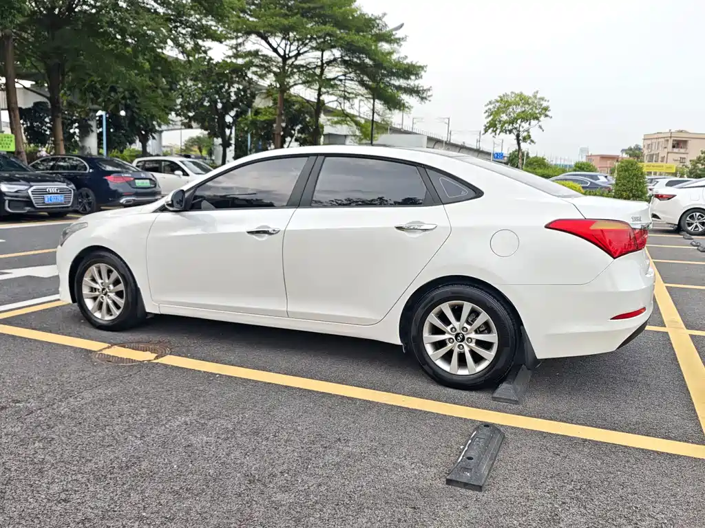 Hyundai Mistra 2015 — фото 23