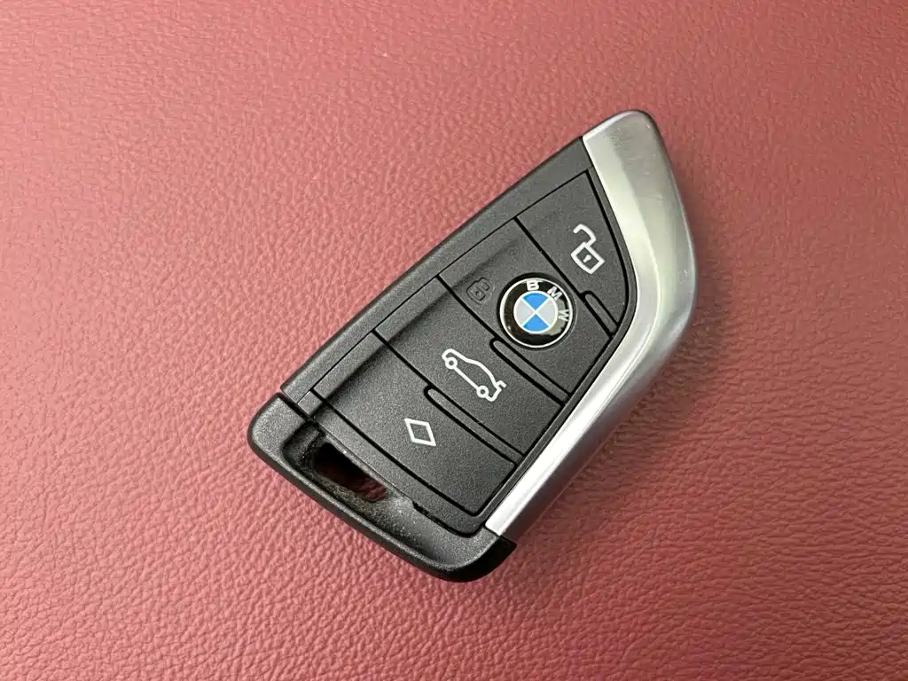 BMW 3 Series 2023 — фото 18