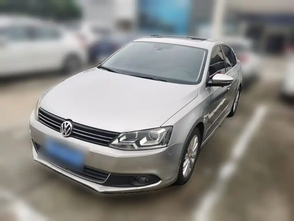 Volkswagen Sagitar 2015