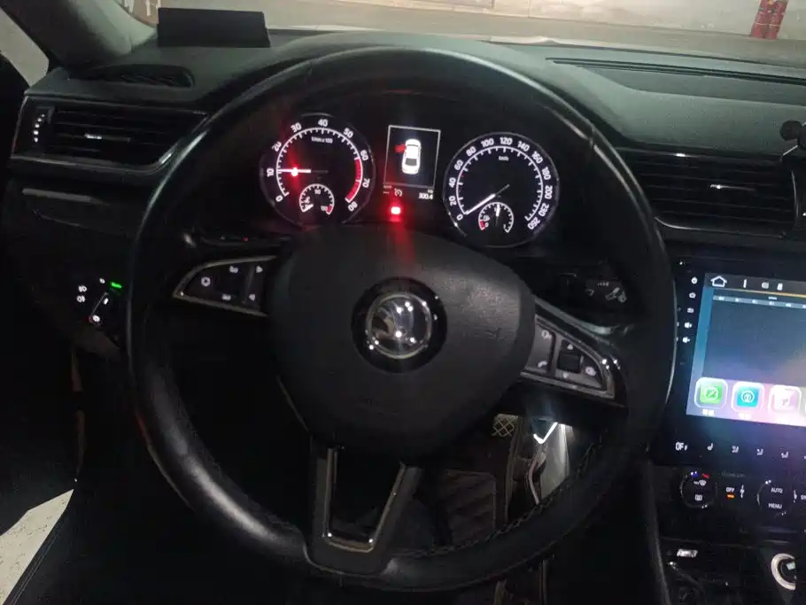Skoda Superb 2016 — фото 14