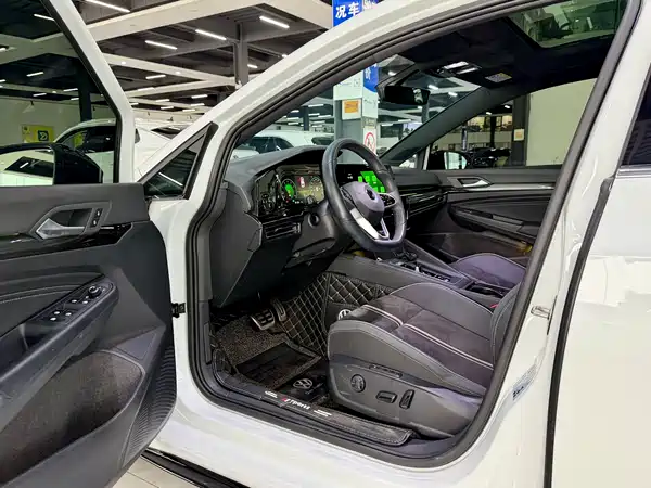 Volkswagen Golf 2023