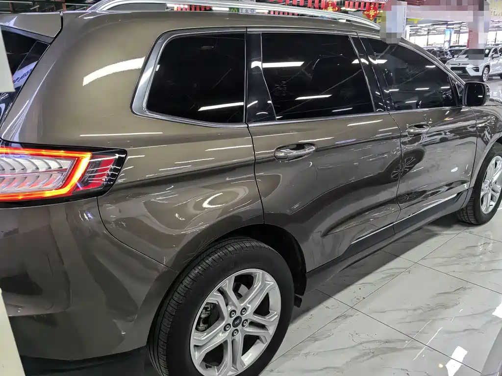 Ford Edge 2018 — фото 6