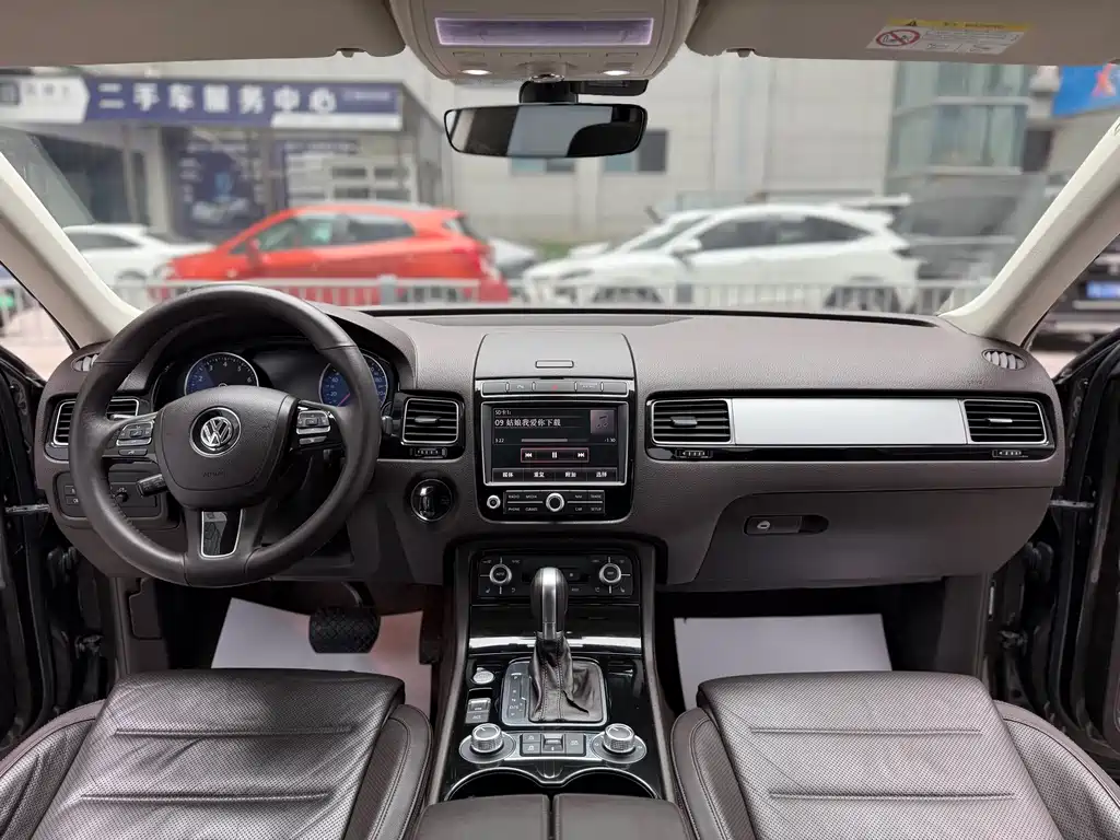 Volkswagen Touareg 2018 — фото 10