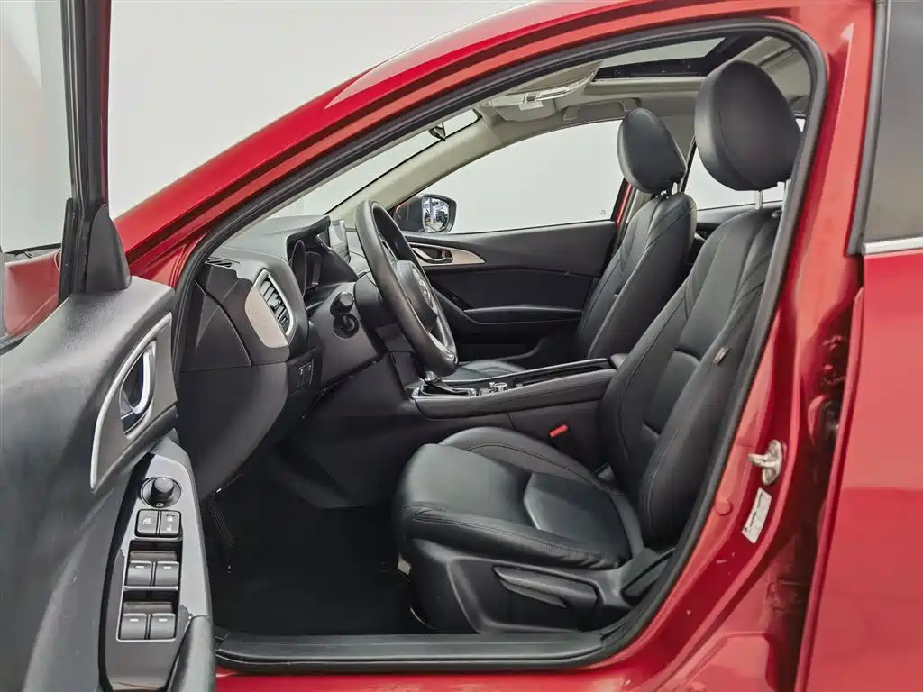 Mazda 3 Axela 2019 — фото 10