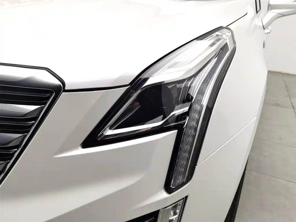 Cadillac XT5 2017 — фото 7