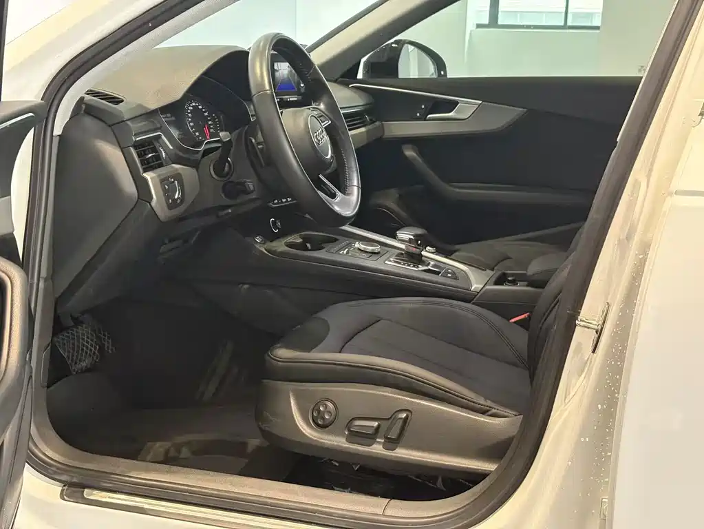 Audi A4L 2019
