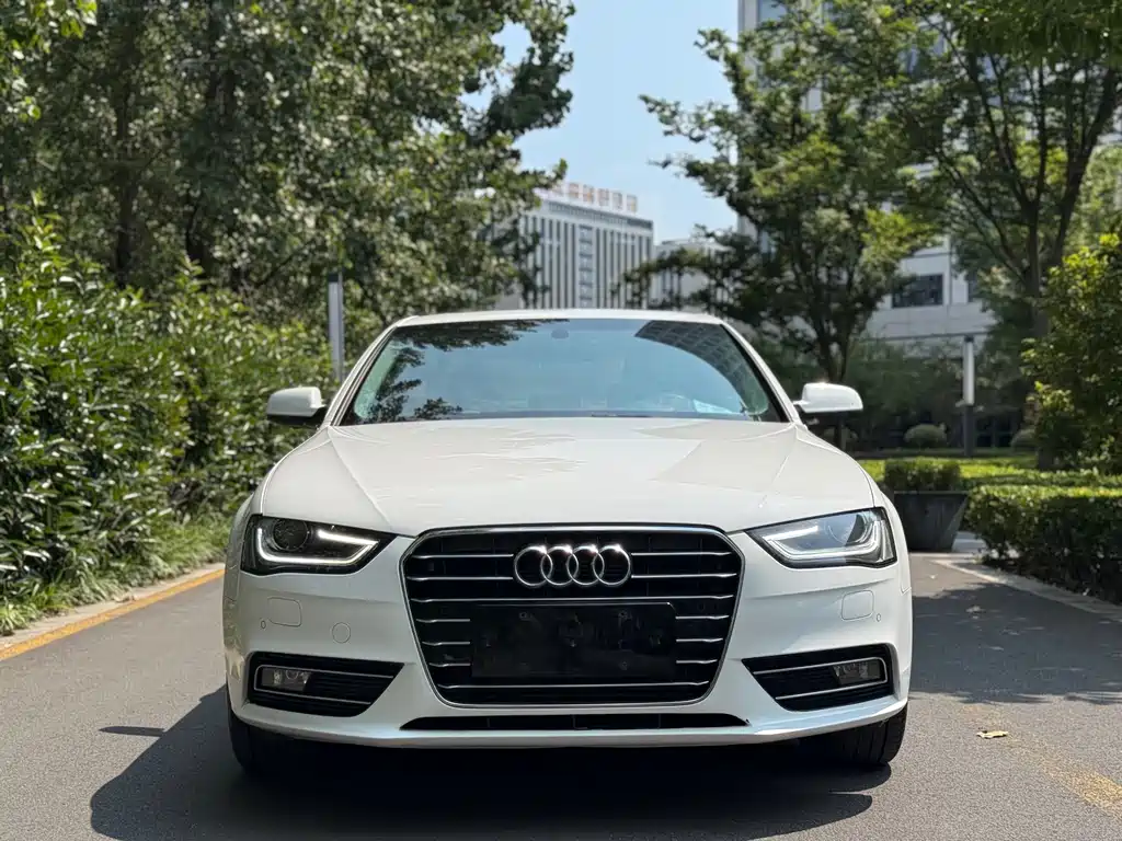 Audi A4L 2015