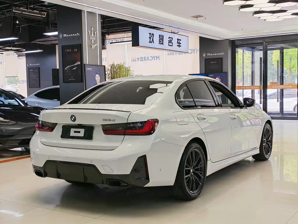 BMW 3 Series 2024 — фото 16