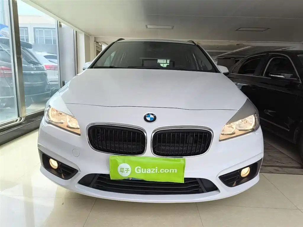 BMW 2 Series Active Tourer 2016 — фото 3