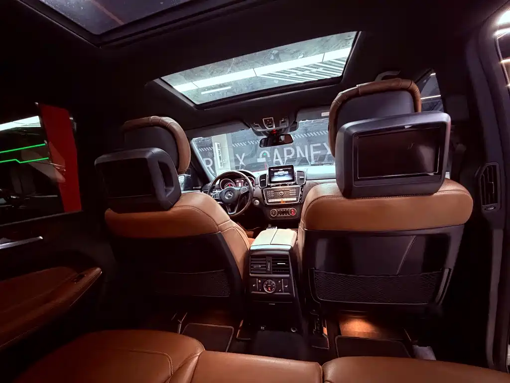 Mercedes-Benz GLS 2016 — фото 39