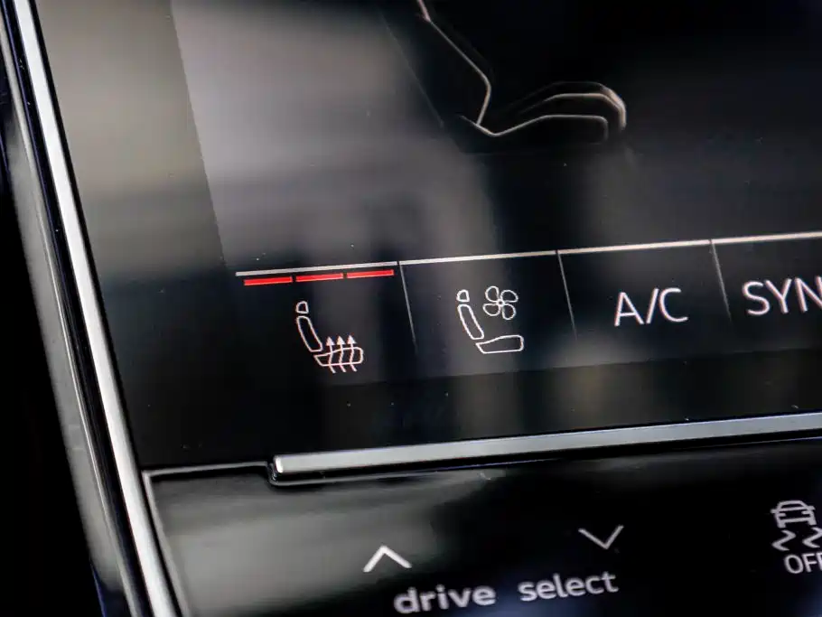Audi A8 2022 — фото 33