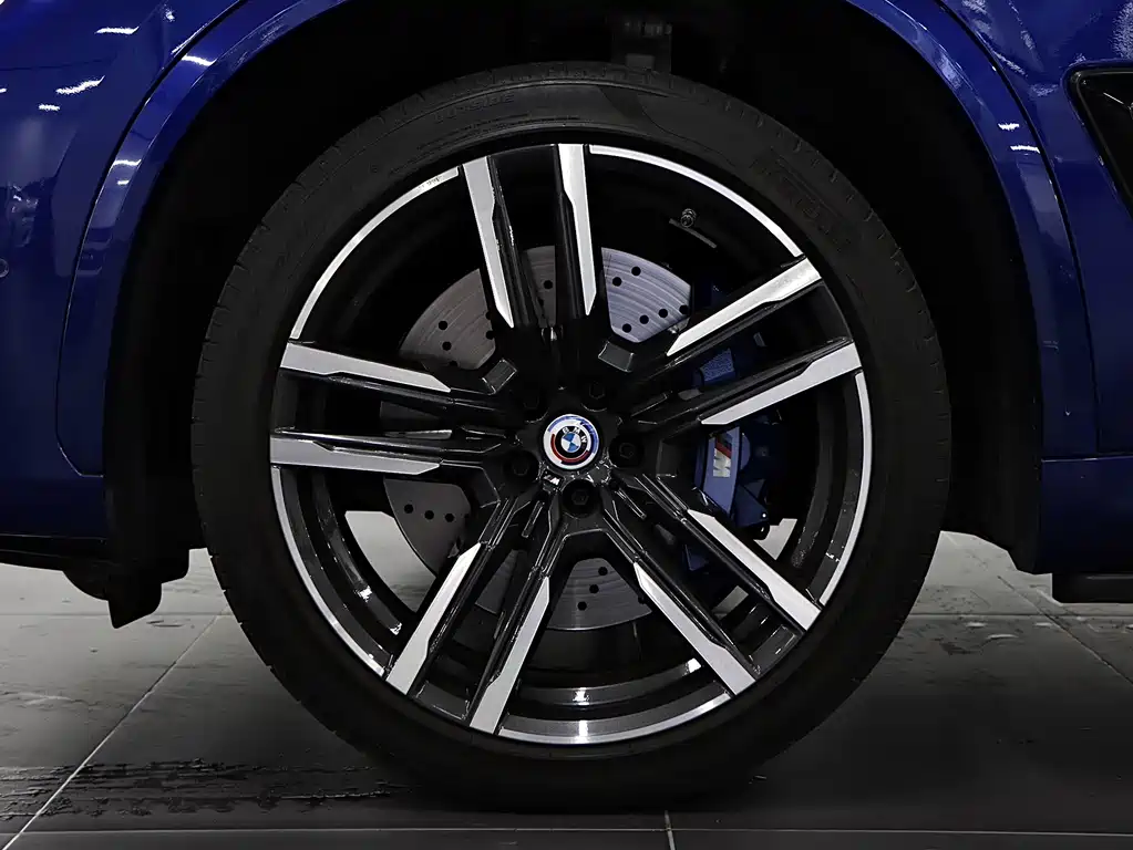 BMW X5 M 2023 — фото 8