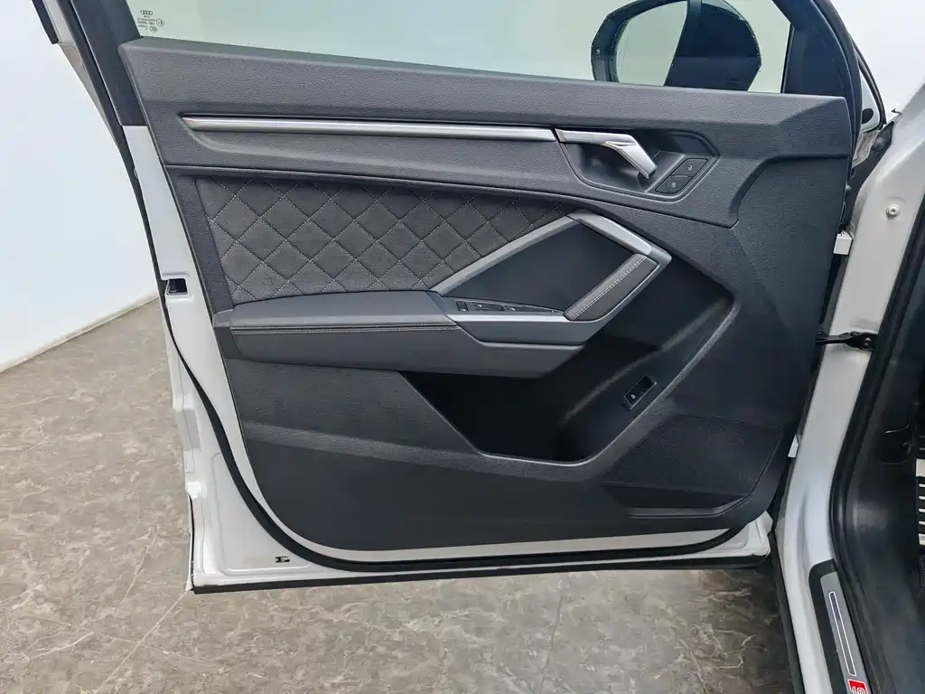 Audi Q3 Sportback 2024 — фото 19