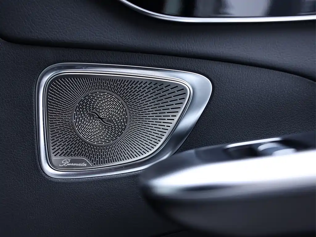 Mercedes-Benz C-Class 2023 — фото 11