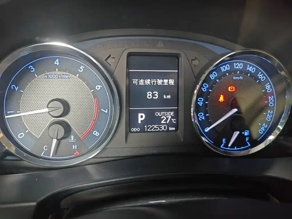 Toyota Corolla 2015 — фото 12