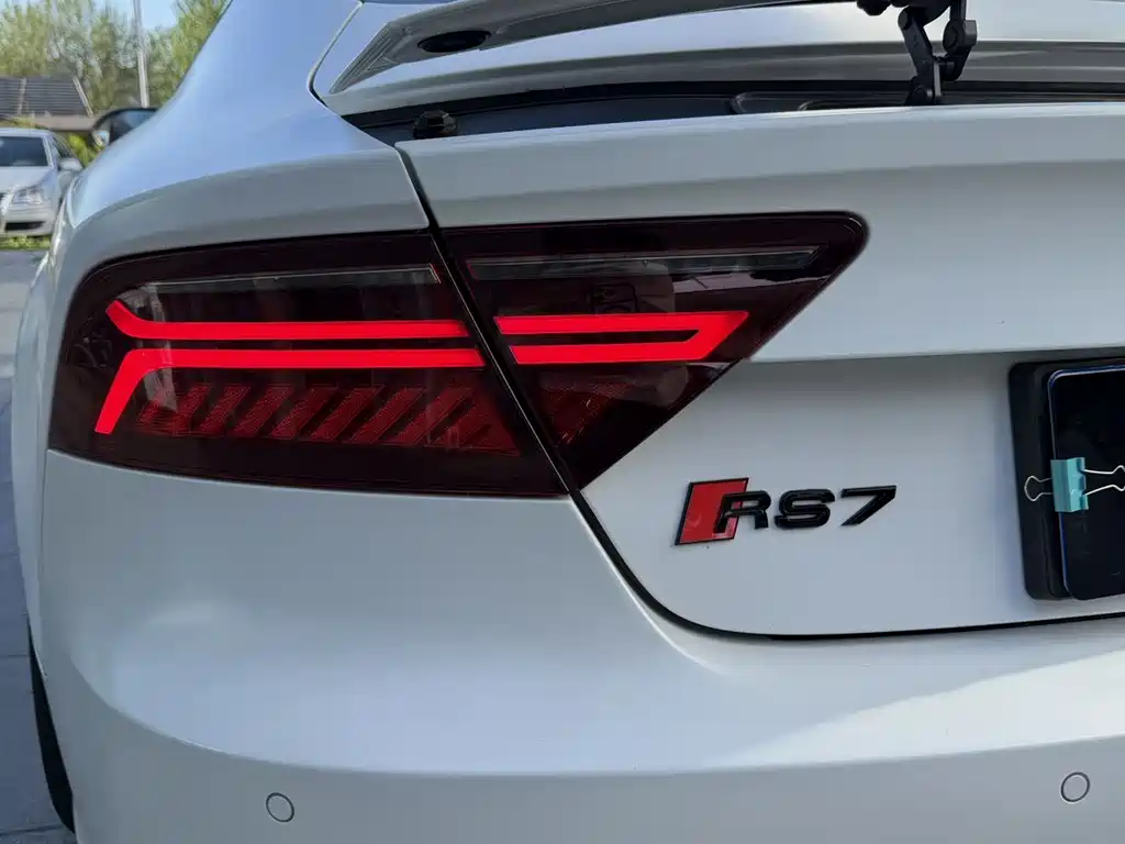 Audi RS 7 2019 — фото 11